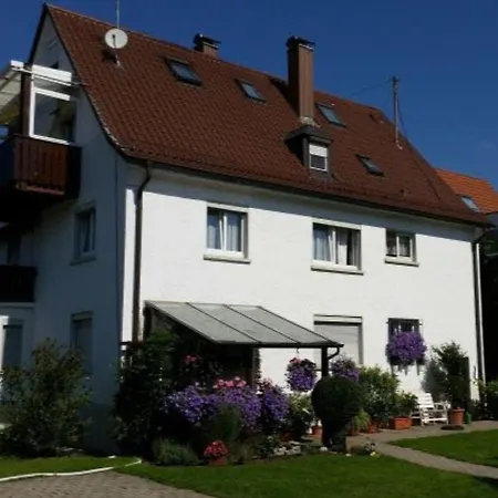 Michael U Christine 아파트