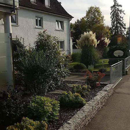 아파트 Michael U Christine