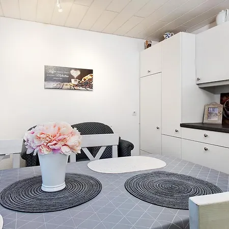 Michael U Christine 아파트 *