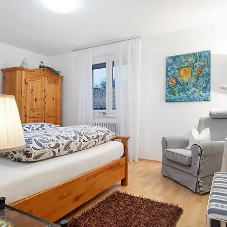 Michael U Christine 아파트 *