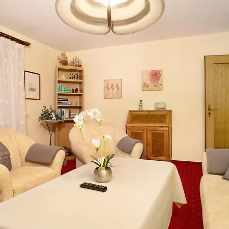 Michael U Christine 아파트