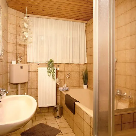 Michael U Christine 아파트 *